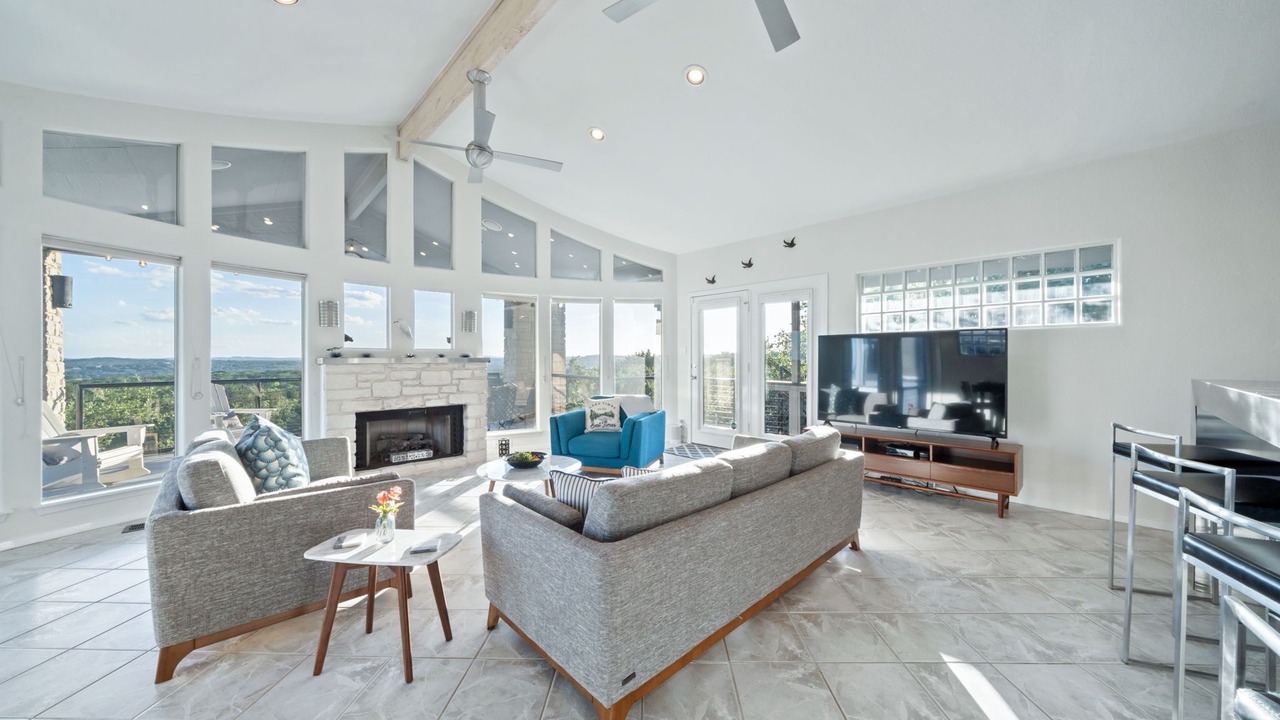 Photo of Livingroom in Lago Vista