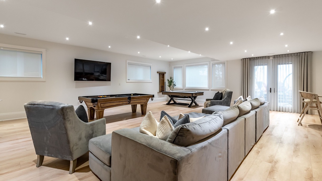 Photo of Livingroom in Jacksons Point