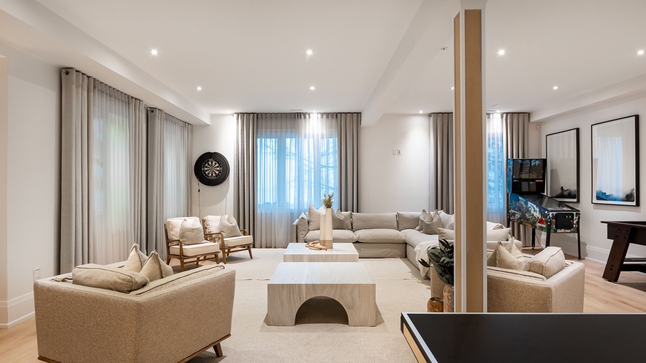 Photo of Livingroom in Jacksons Point