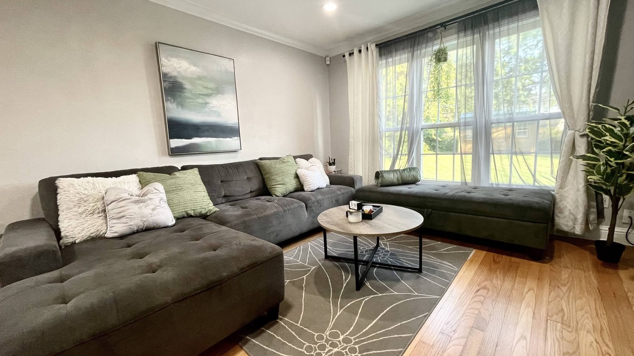Photo of Livingroom in Cleveland UCD