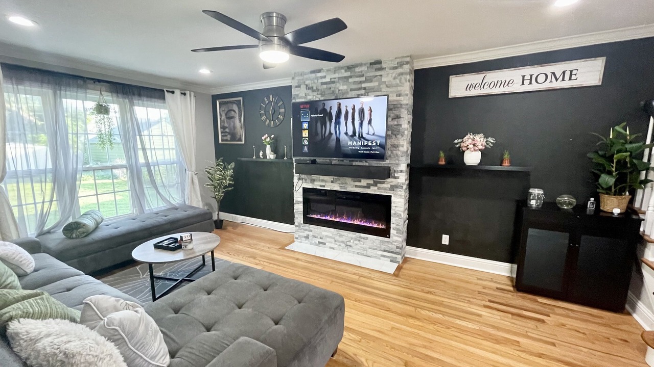 Photo of Livingroom in Cleveland UCD