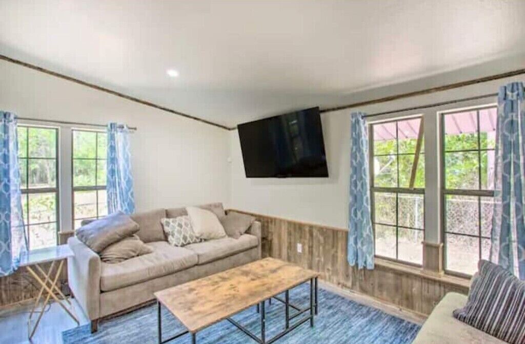 Photo of Livingroom in Quinlan