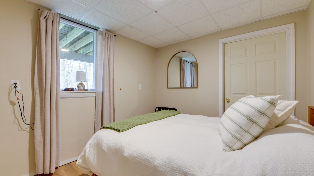 Photo of Bedroom in East Aurora