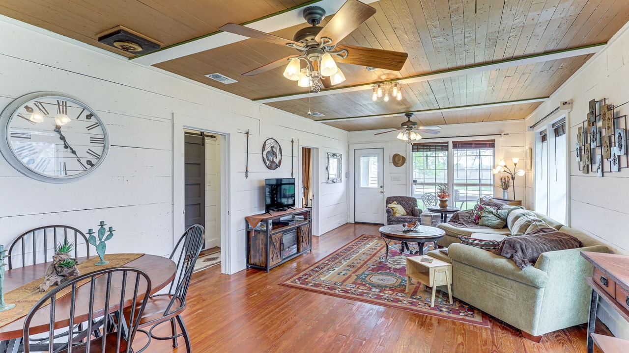 Photo of Livingroom in Bell County