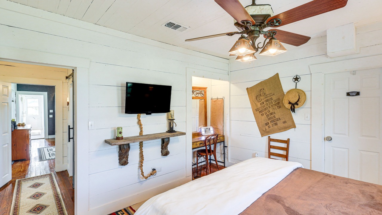 Photo of Bedroom in Bell County