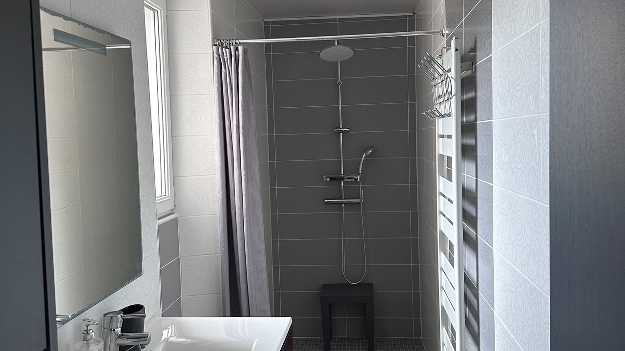 Photo of Bathroom in Cleden-Cap-Sizun