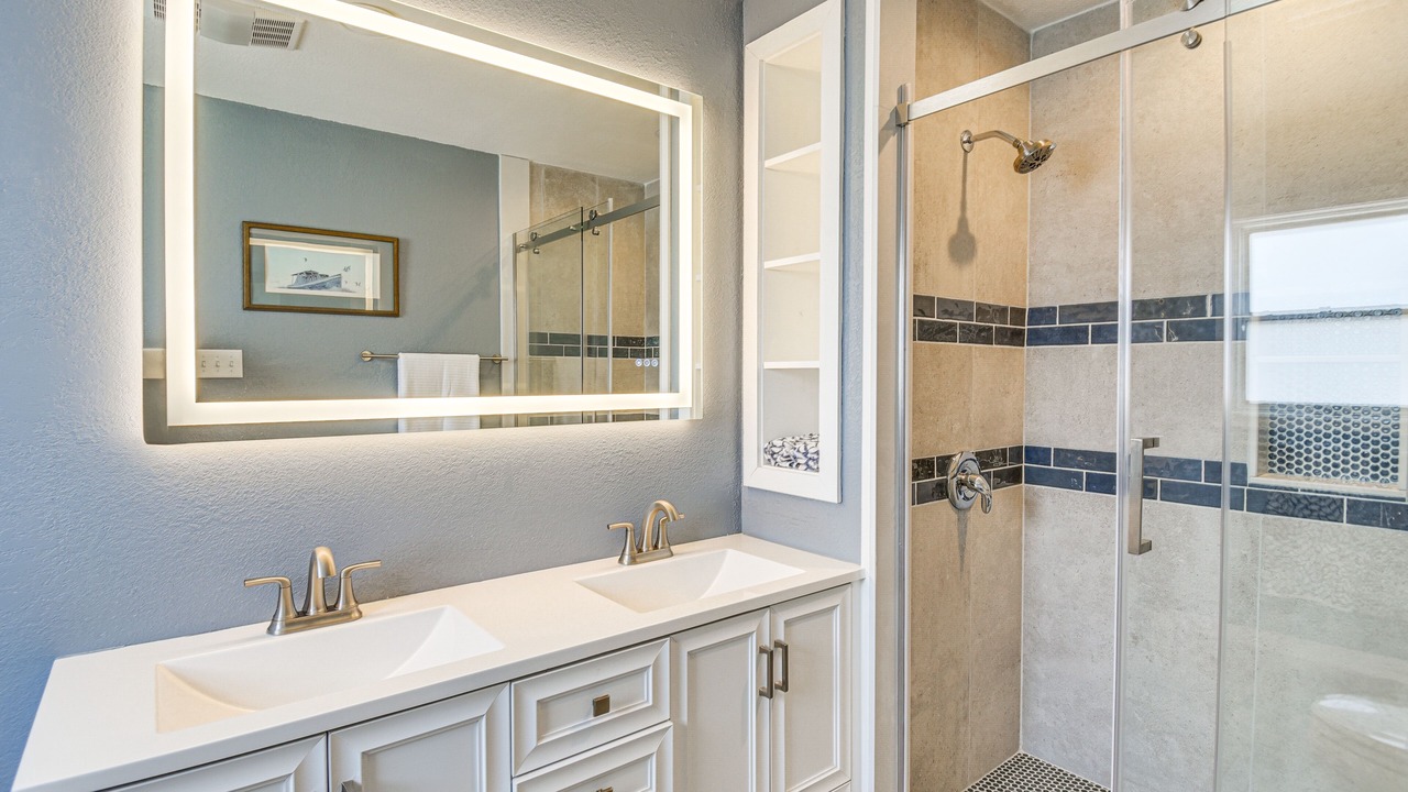 Photo of Bathroom in Sea Scape