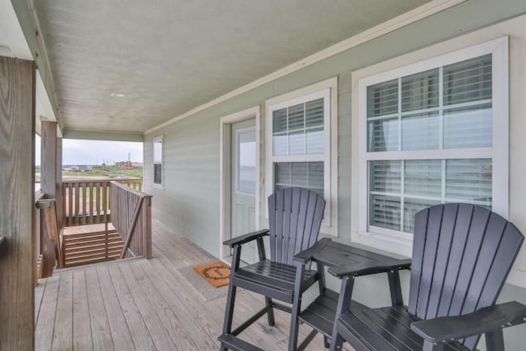 Photo of Patio Balcony in Hitchcock