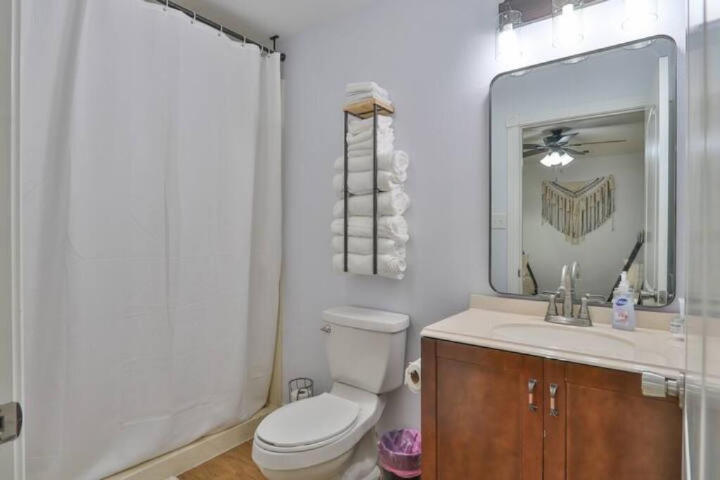 Photo of Bathroom in Hitchcock