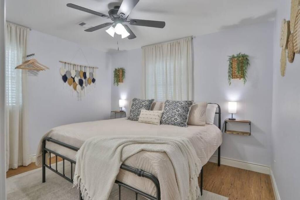 Photo of Bedroom in Hitchcock