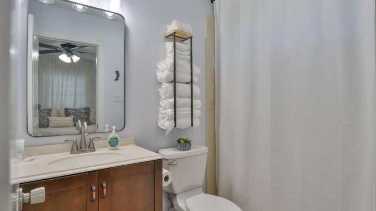 Photo of Bathroom in Hitchcock