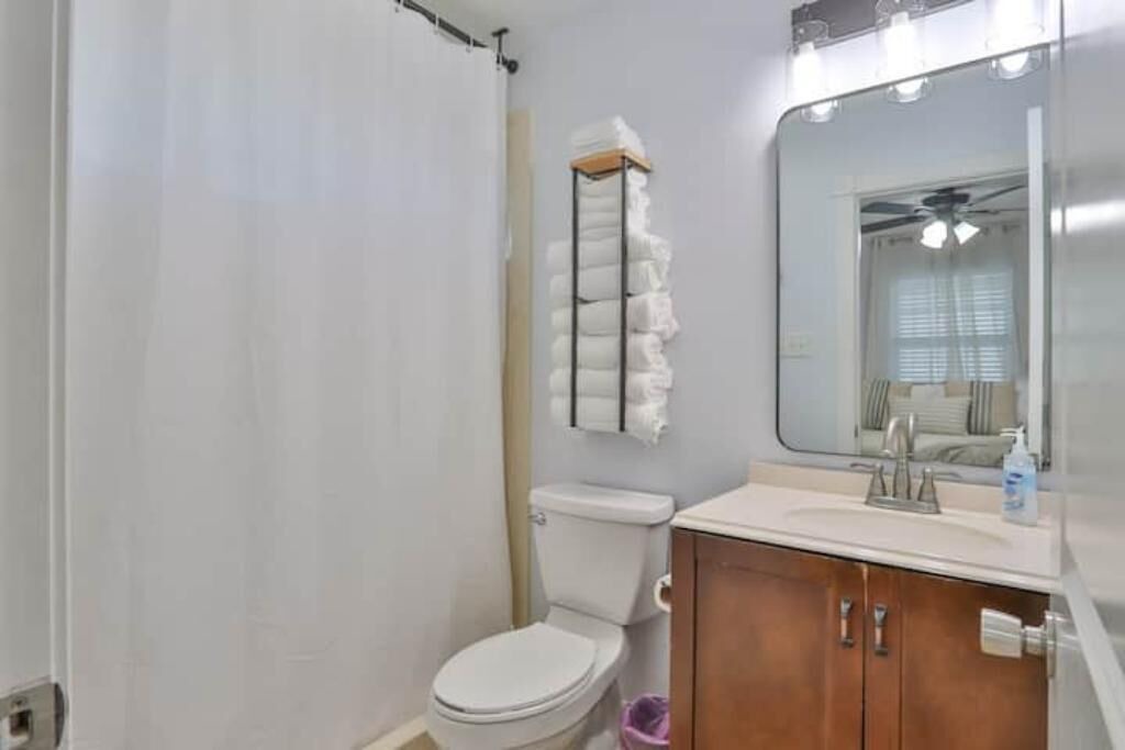 Photo of Bathroom in Hitchcock