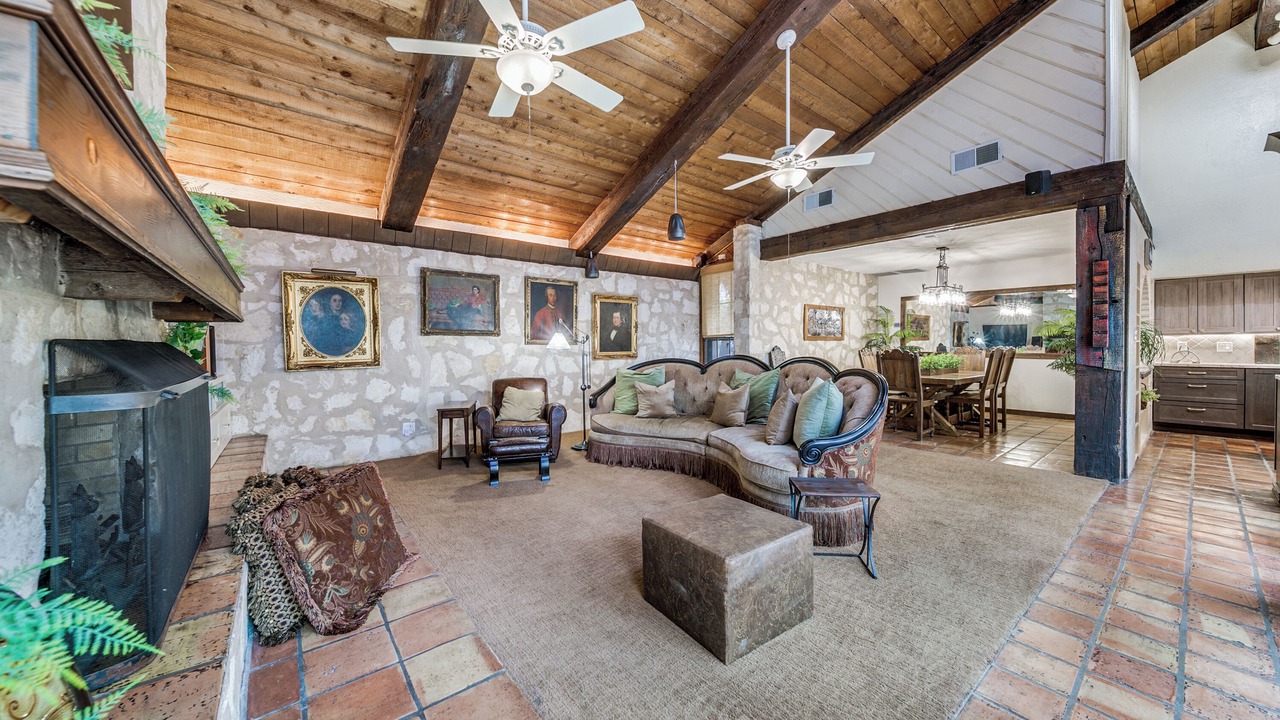 Photo of Livingroom in North San Antonio - SAT