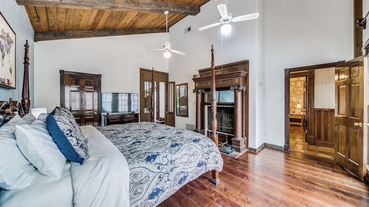 Photo of Bedroom in North San Antonio - SAT