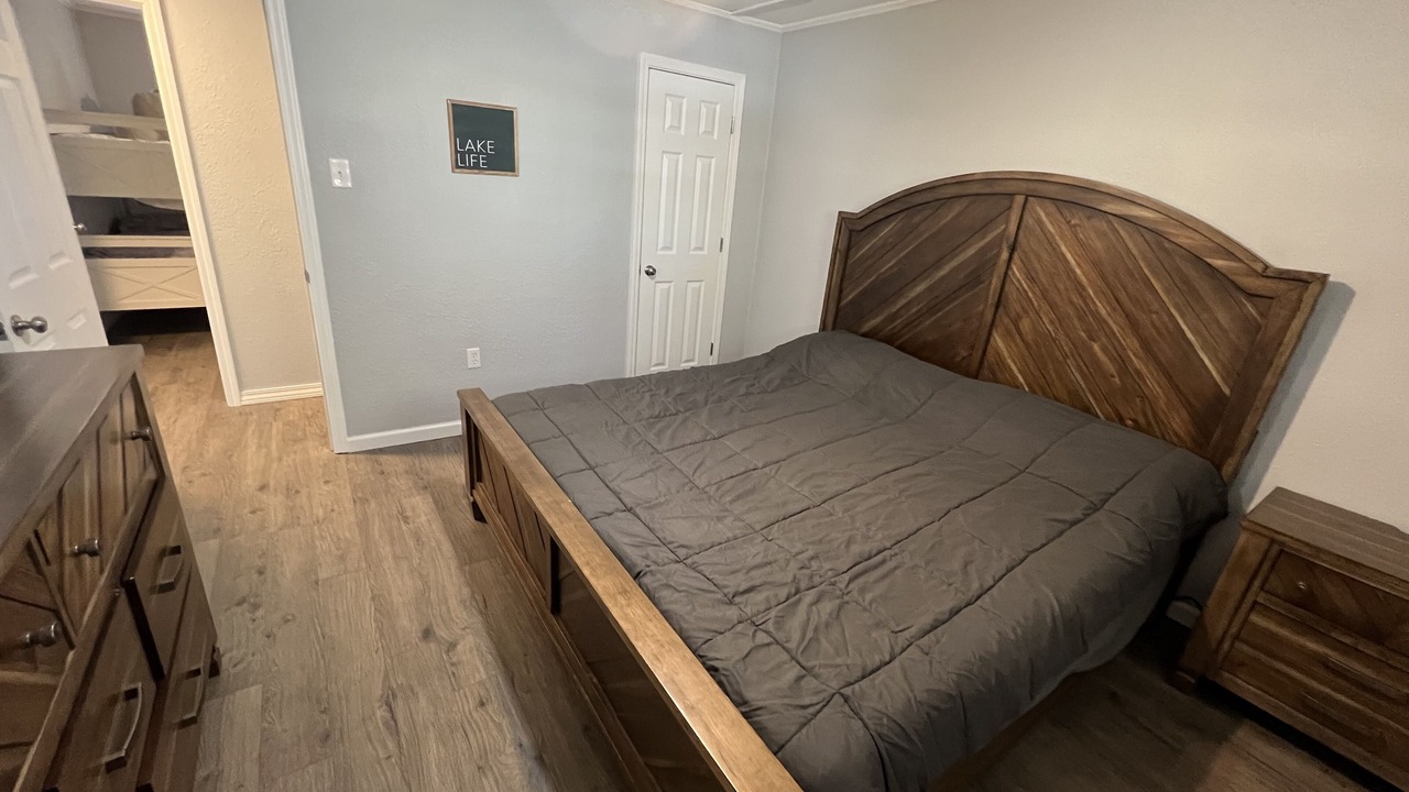 Photo of Bedroom in Higden