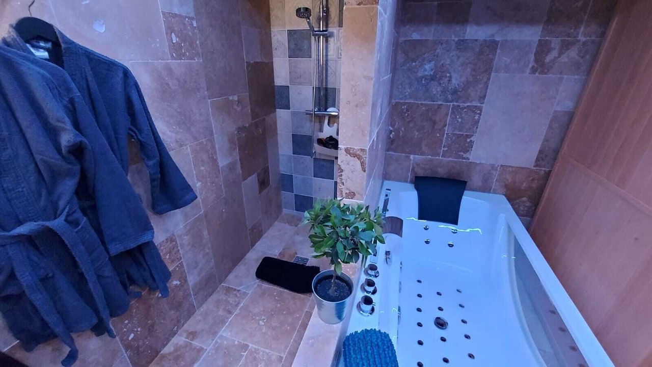 Photo of Bathroom in Honfleur