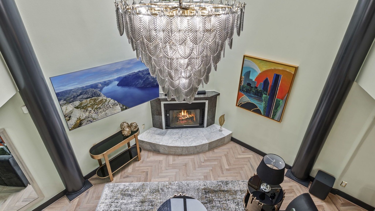 Photo of Livingroom in Greenway Plaza-Upper Kirby