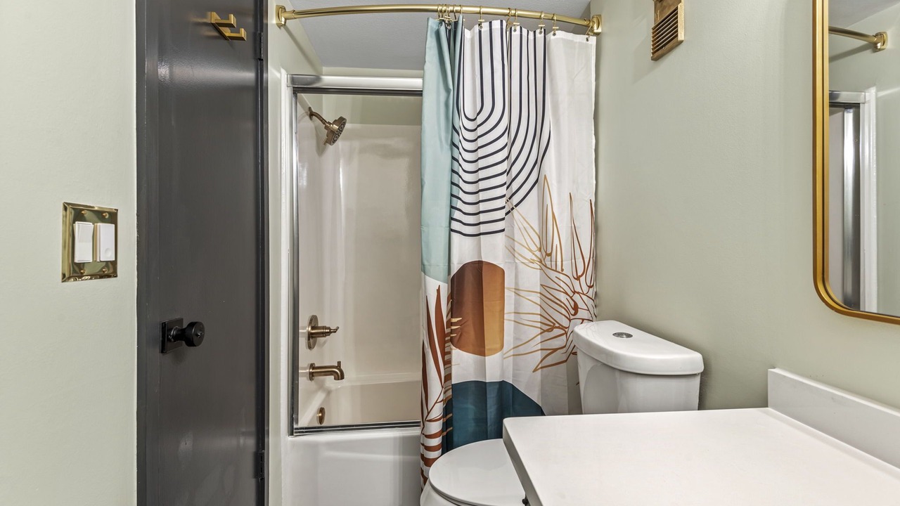 Photo of Bathroom in Greenway Plaza-Upper Kirby
