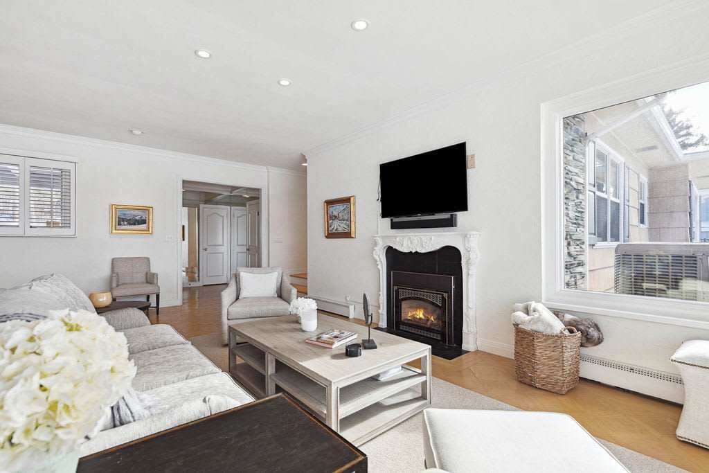 Photo of Livingroom in Skaneateles
