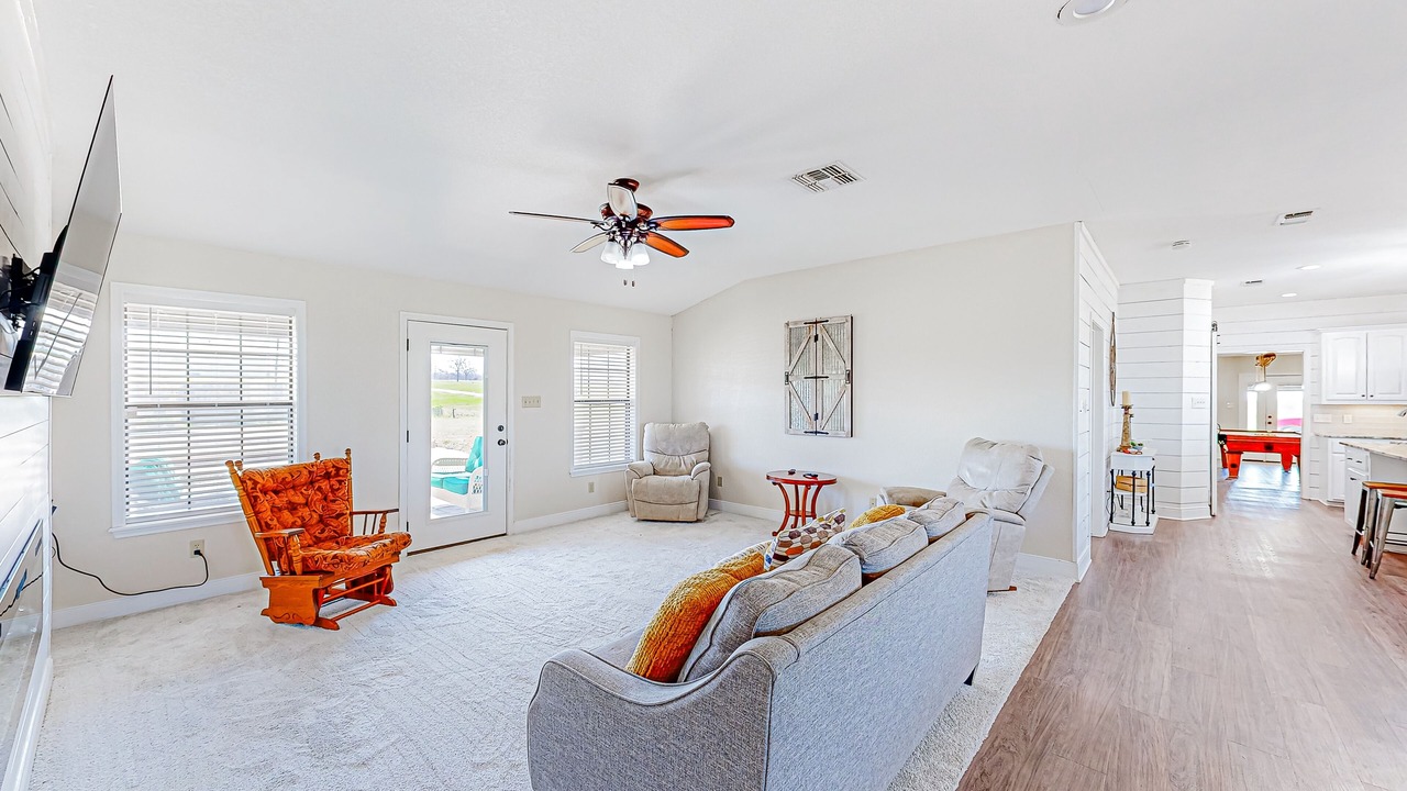 Photo of Livingroom in Cameron