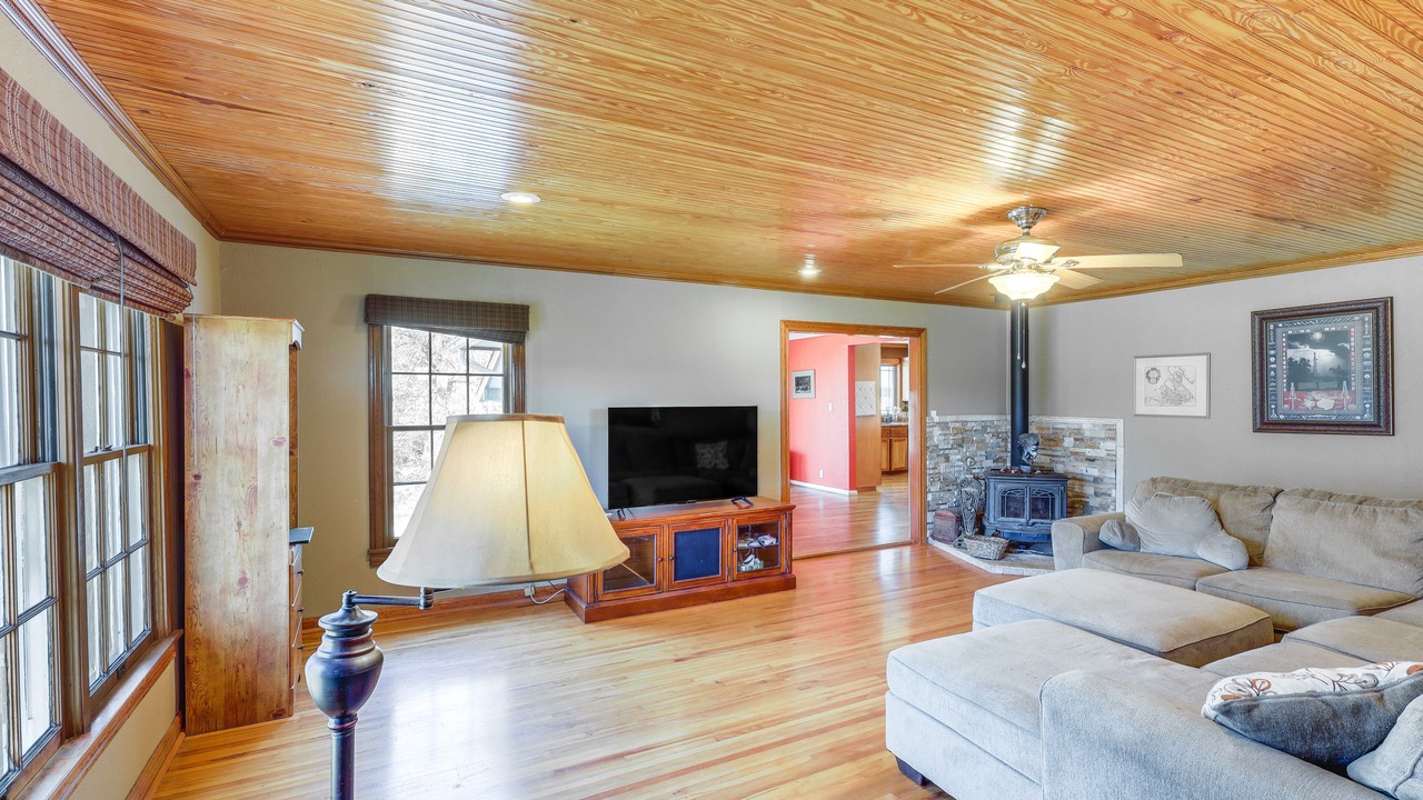 Photo of Livingroom in Milam County