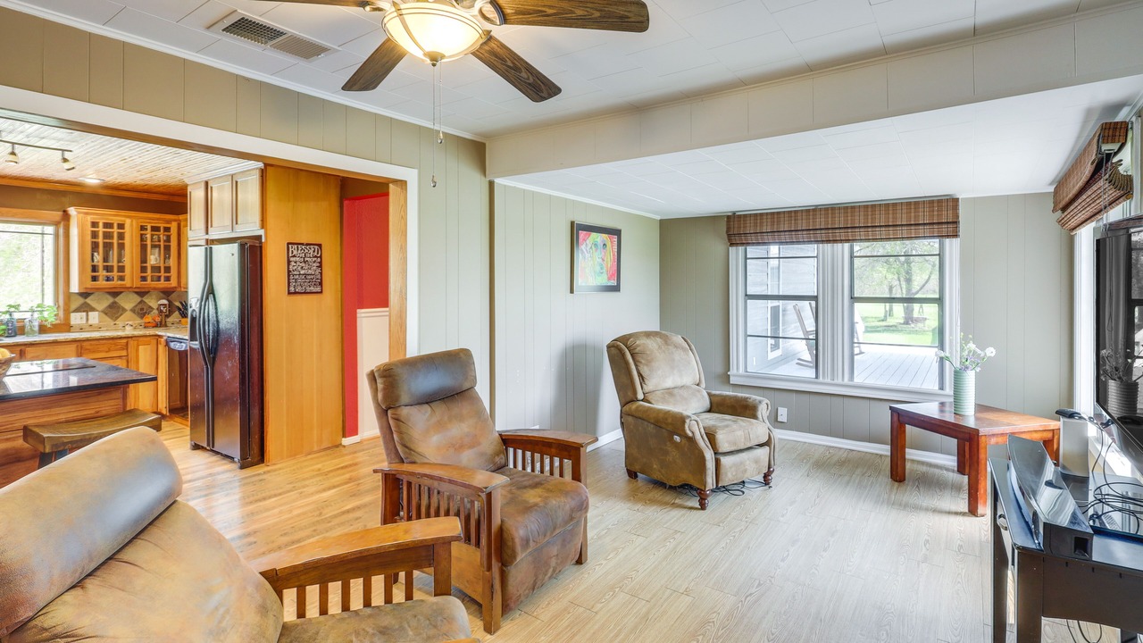 Photo of Bedroom in Milam County