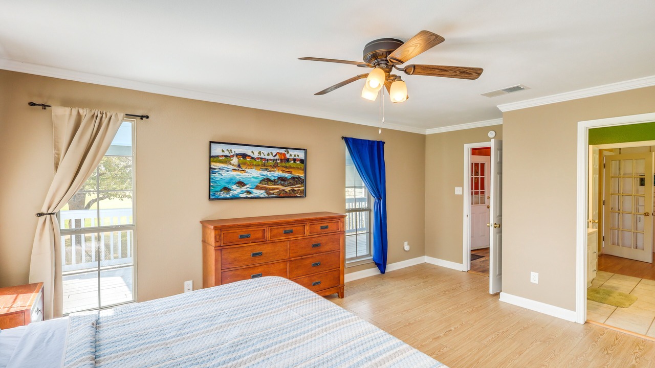 Photo of Bedroom in Milam County