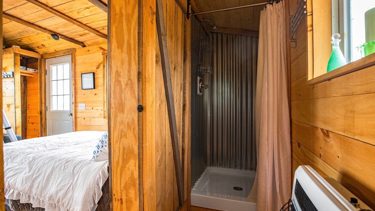 Photo of Bedroom in Franklin Springs