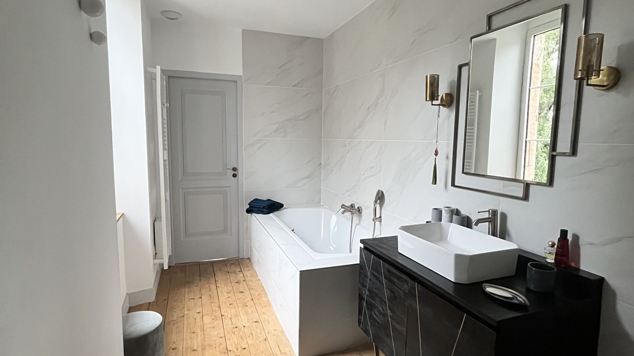 Photo of Bathroom in Saint-Michel-de-Lanes