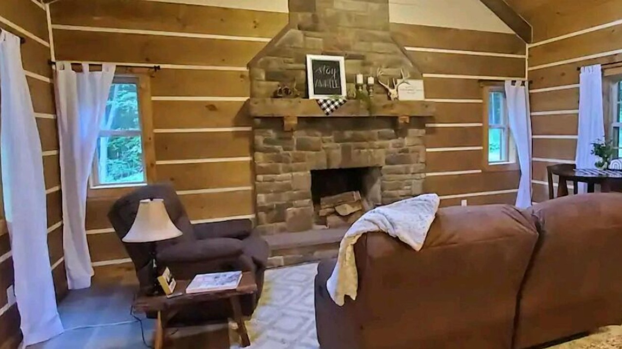 Photo of Livingroom in Mattawana