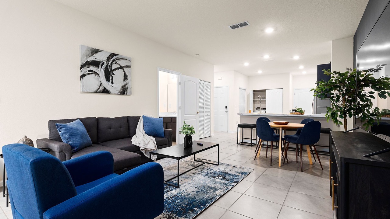 Photo of Livingroom in Baymeadows