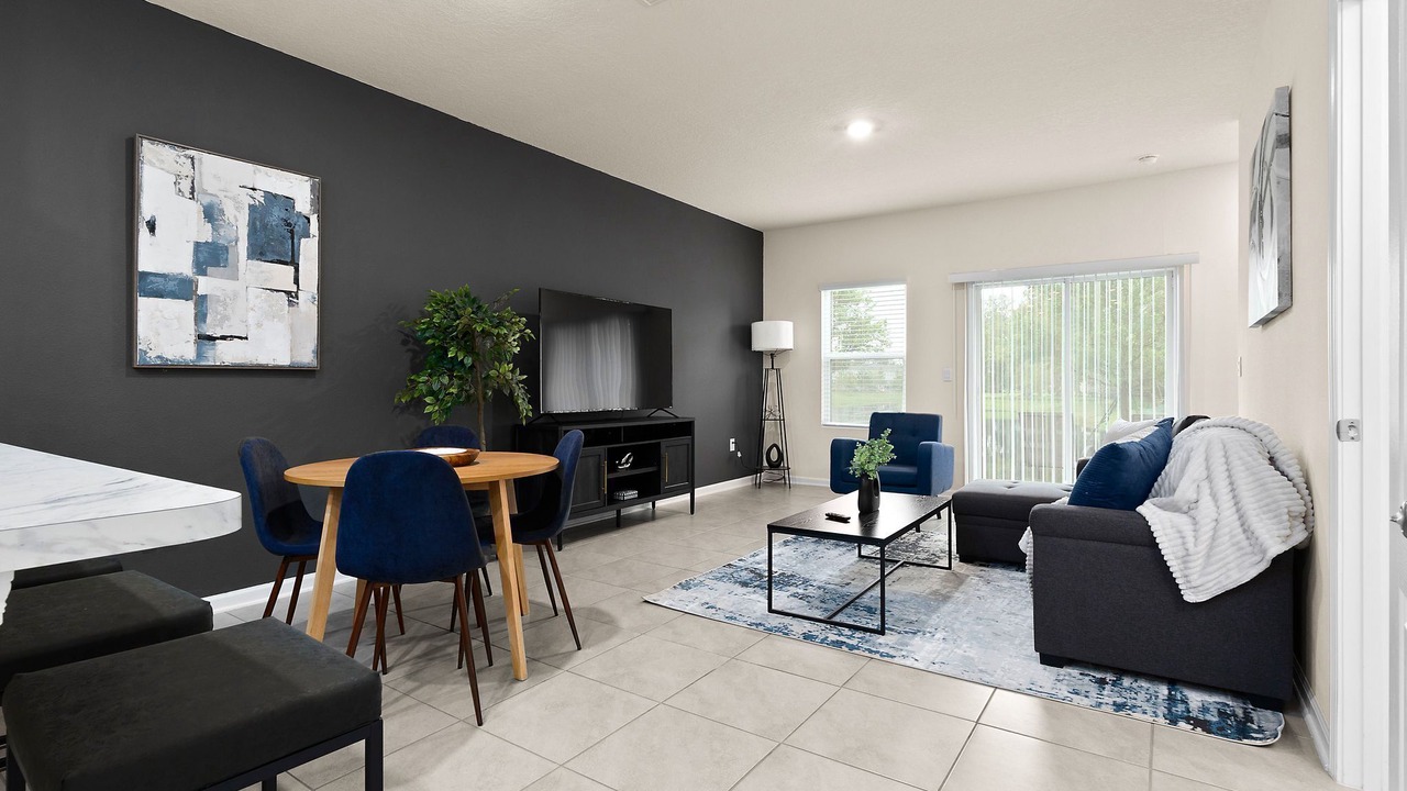 Photo of Livingroom in Baymeadows