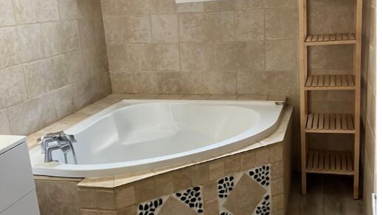 Photo of Bathroom in Tavel