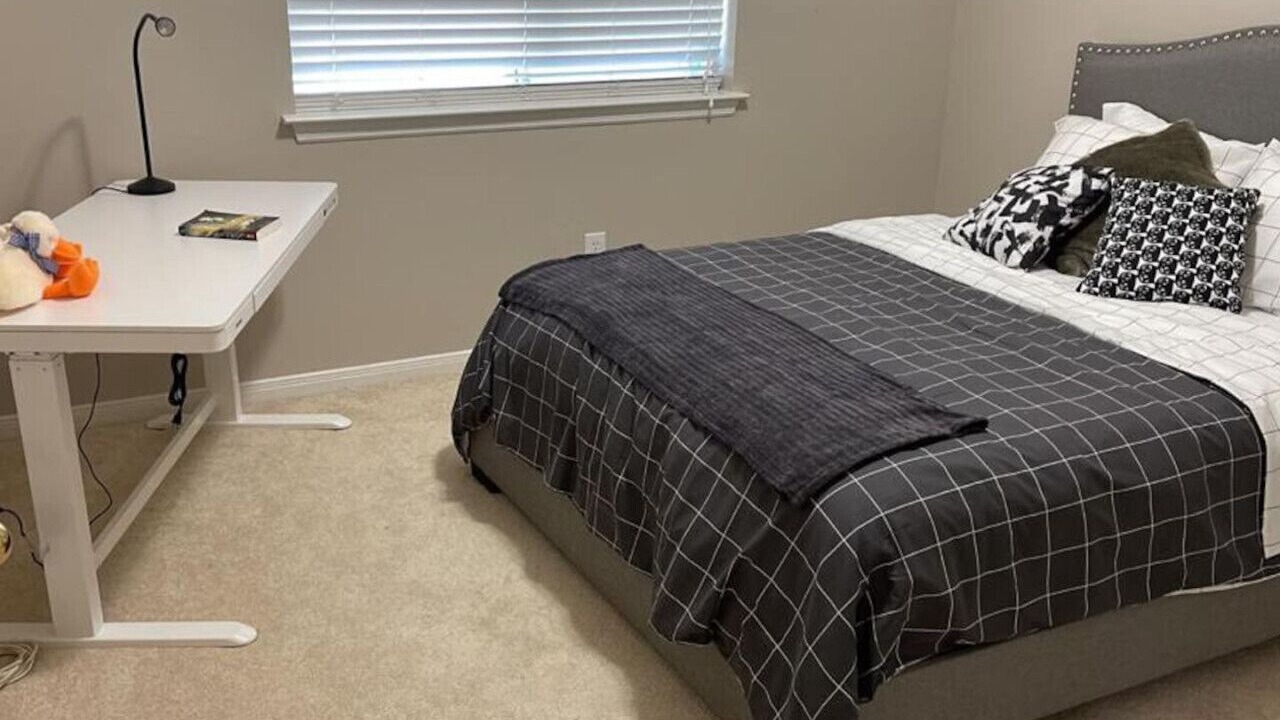 Photo of Bedroom in Alden Bridge