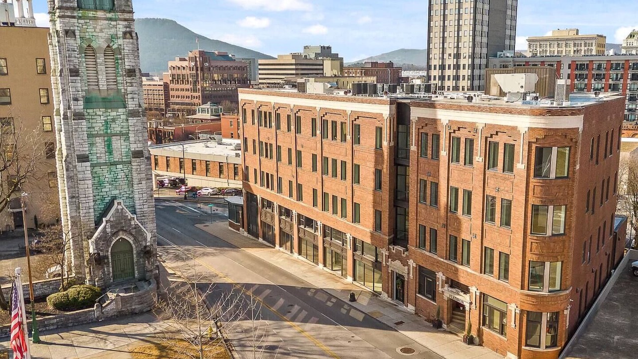 Photo of Others in Downtown Chattanooga