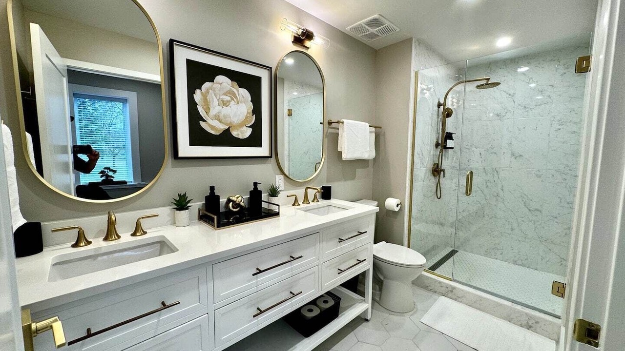 Photo of Bathroom in Downtown Chattanooga