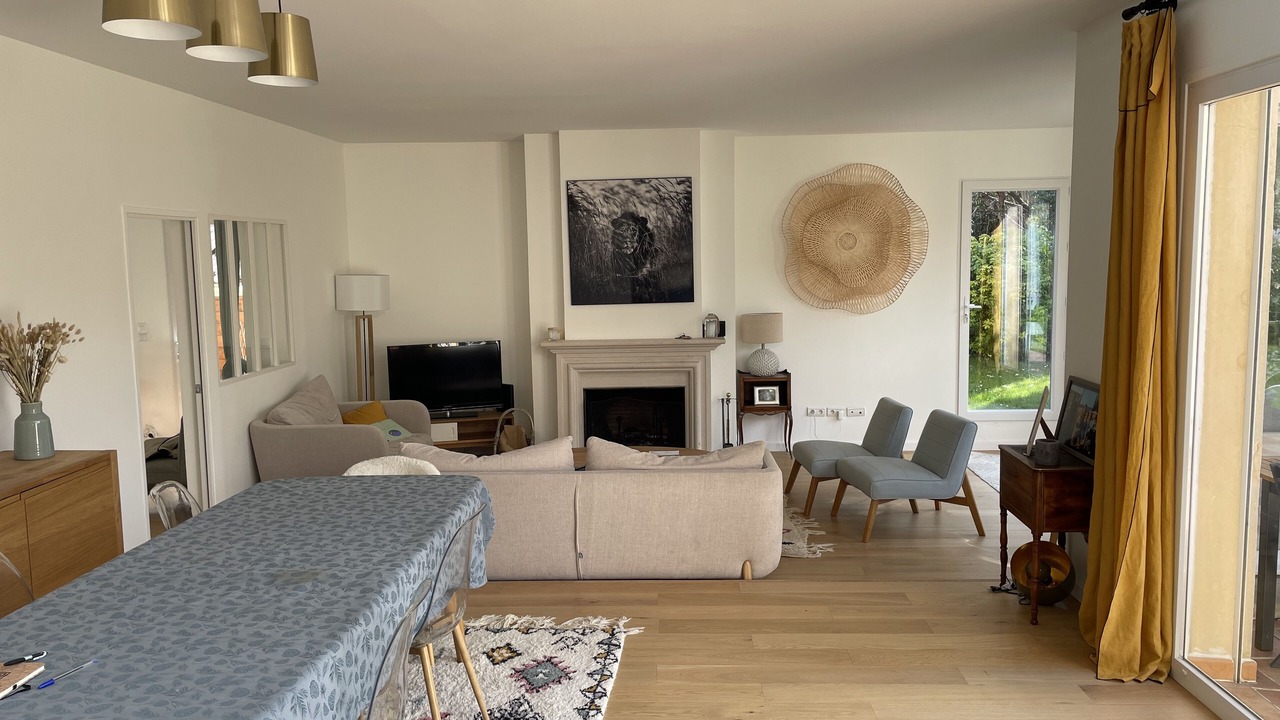 Photo of Livingroom in Rueil-Malmaison