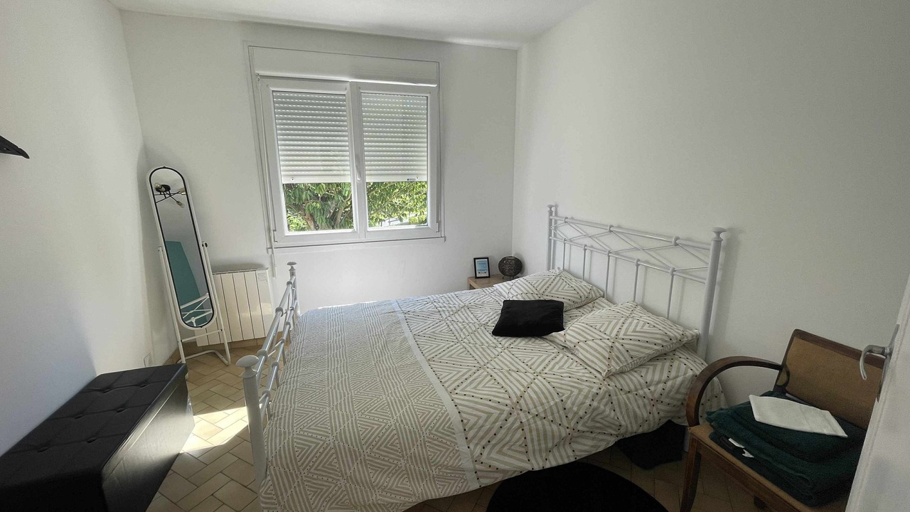 Photo of Bedroom in Folligny