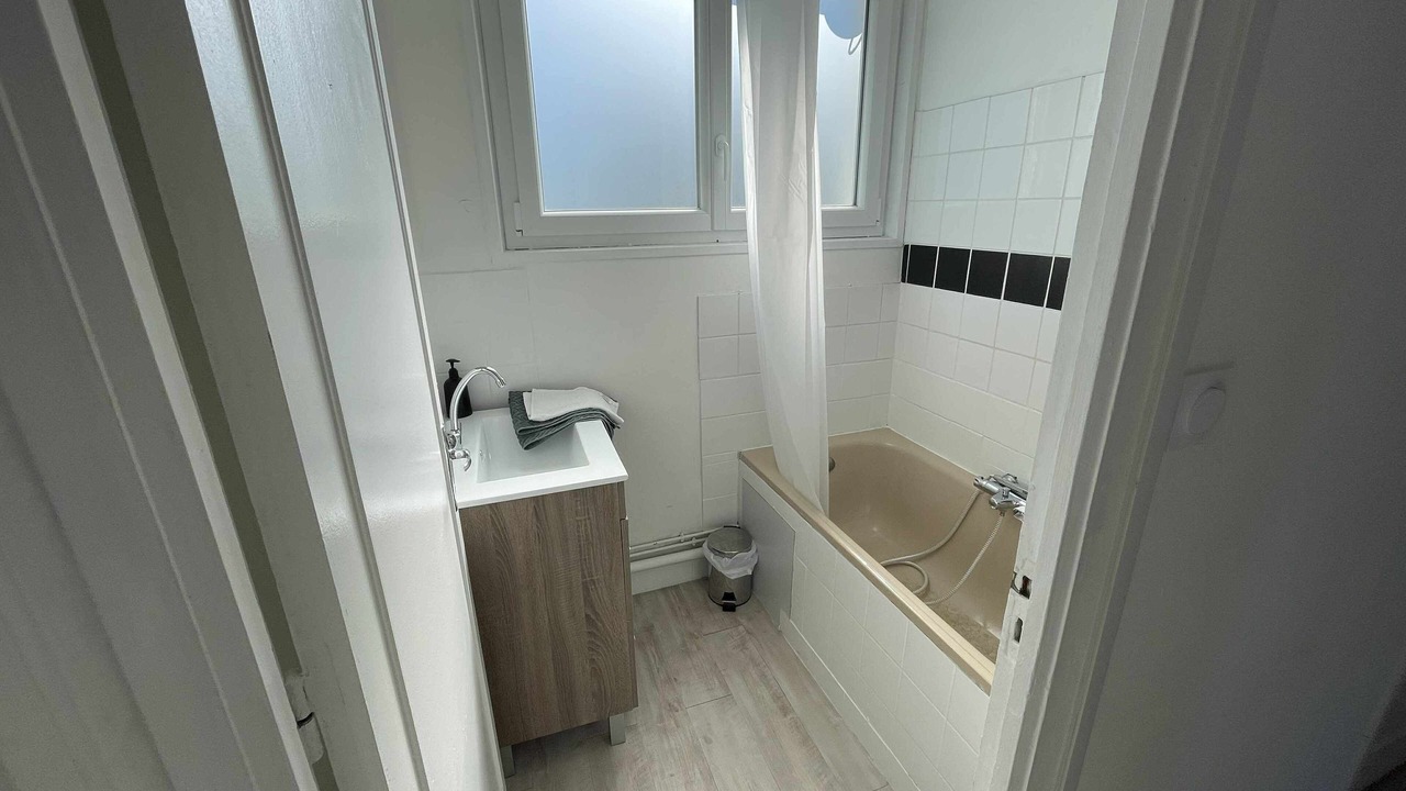 Photo of Bathroom in Folligny