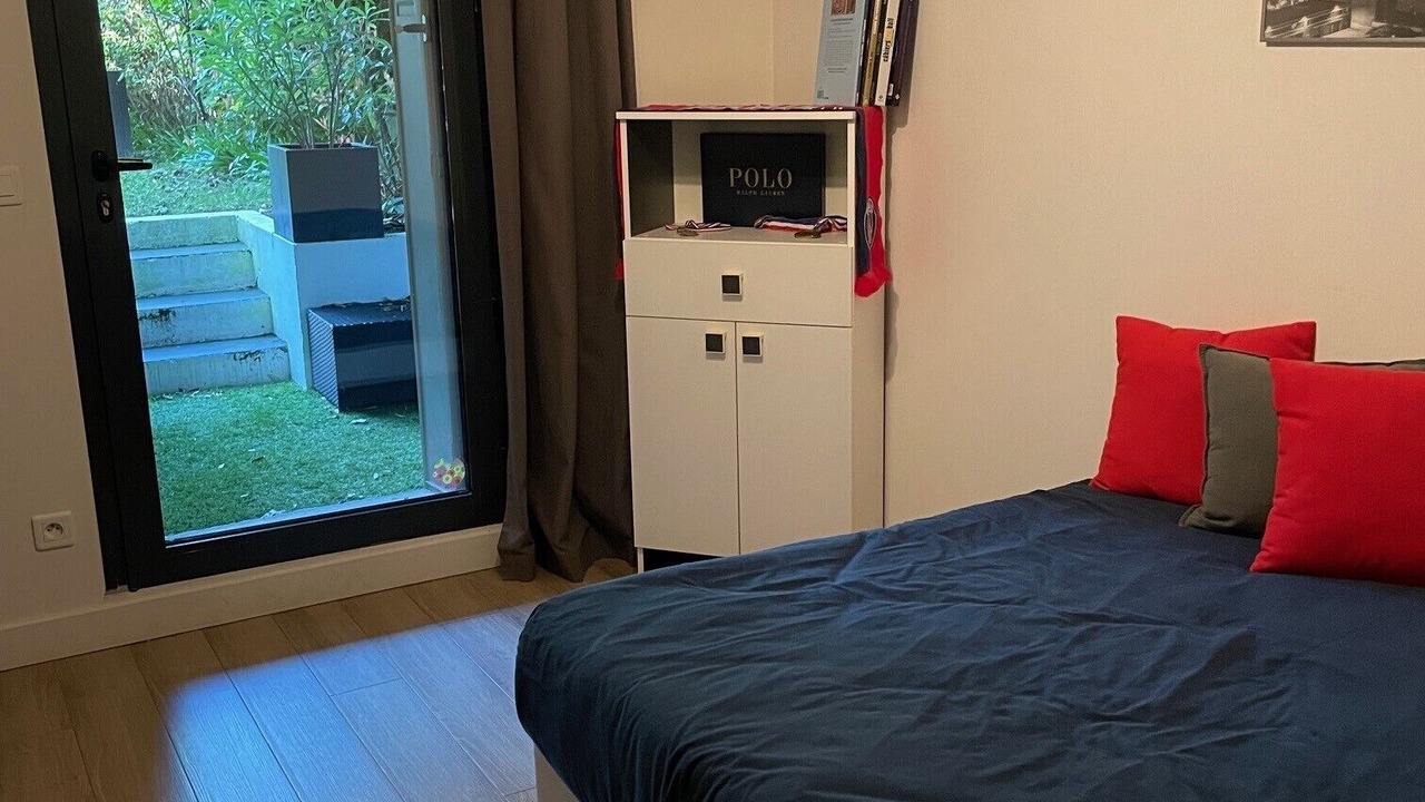 Photo of Bedroom in Saint-Cloud