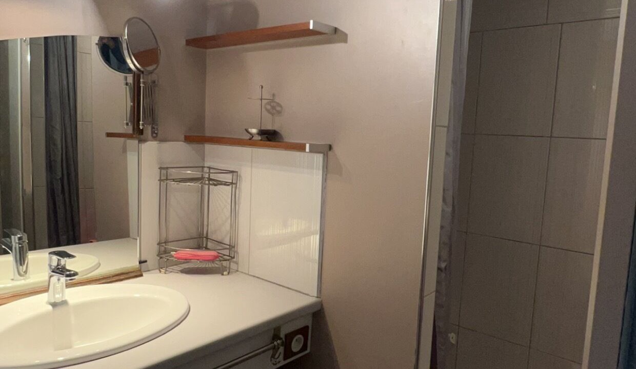 Photo of Bathroom in Peyriac-de-Mer
