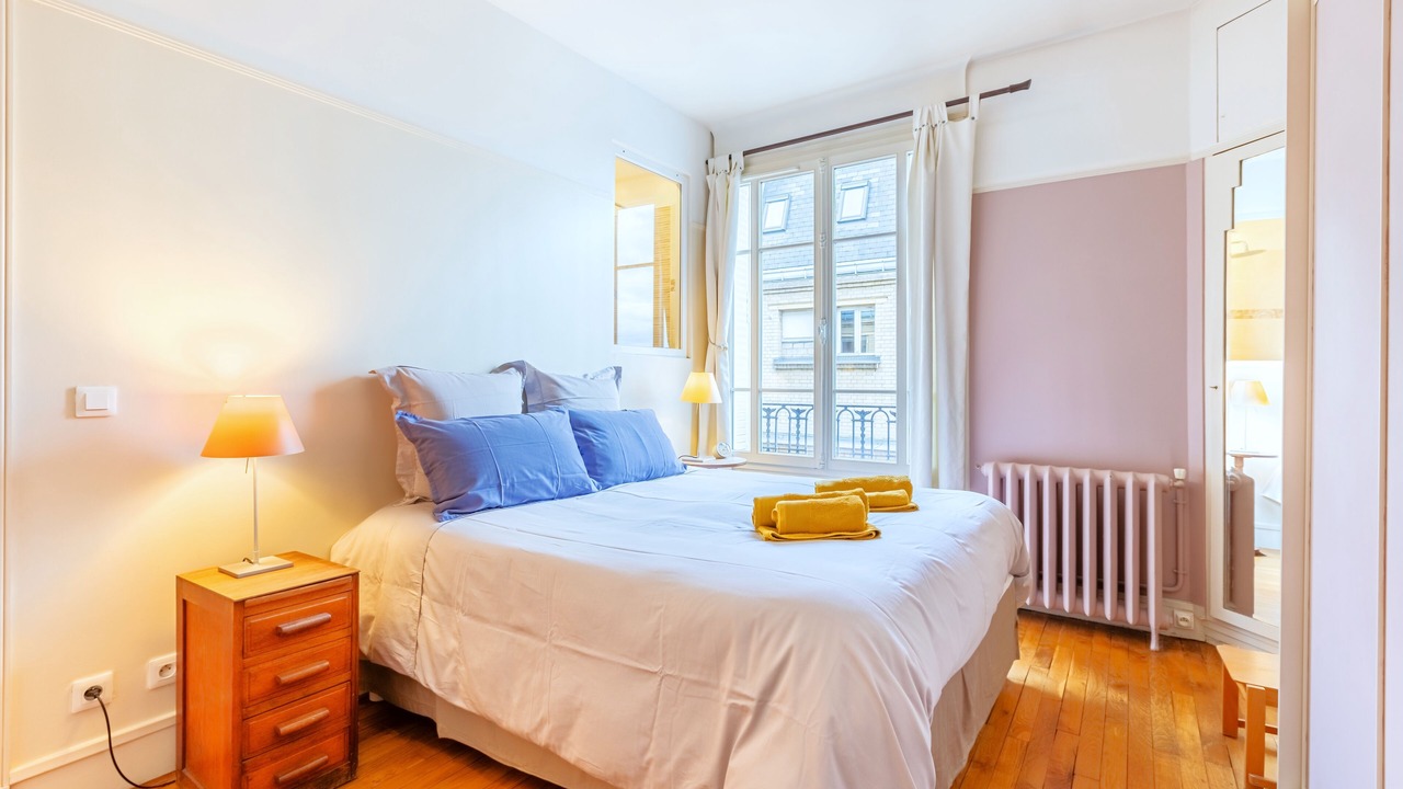 Photo of Bedroom in 18th Arrondissement