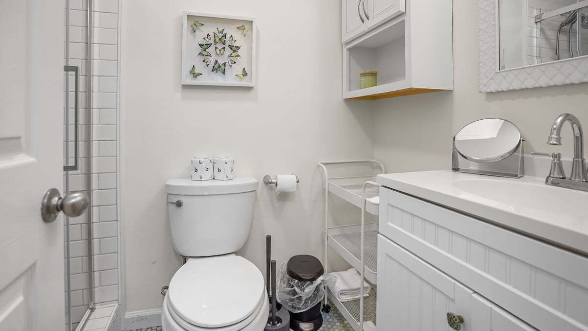 Photo of Bathroom in North Capitol