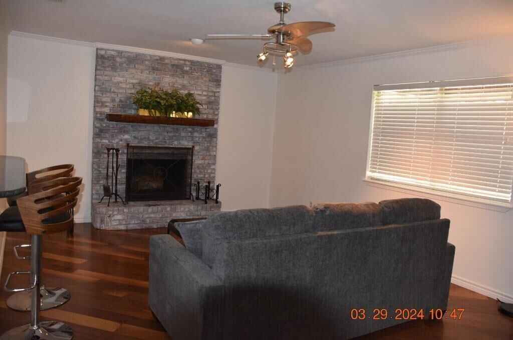 Photo of Livingroom in Canton