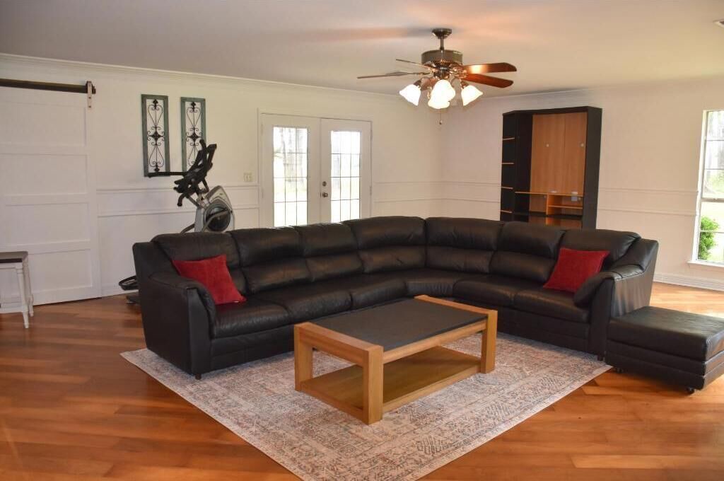 Photo of Livingroom in Canton