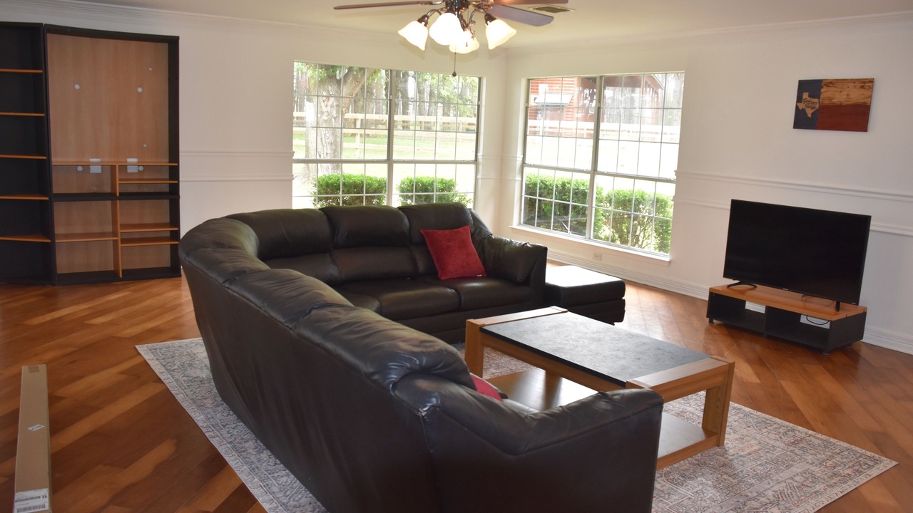 Photo of Livingroom in Canton