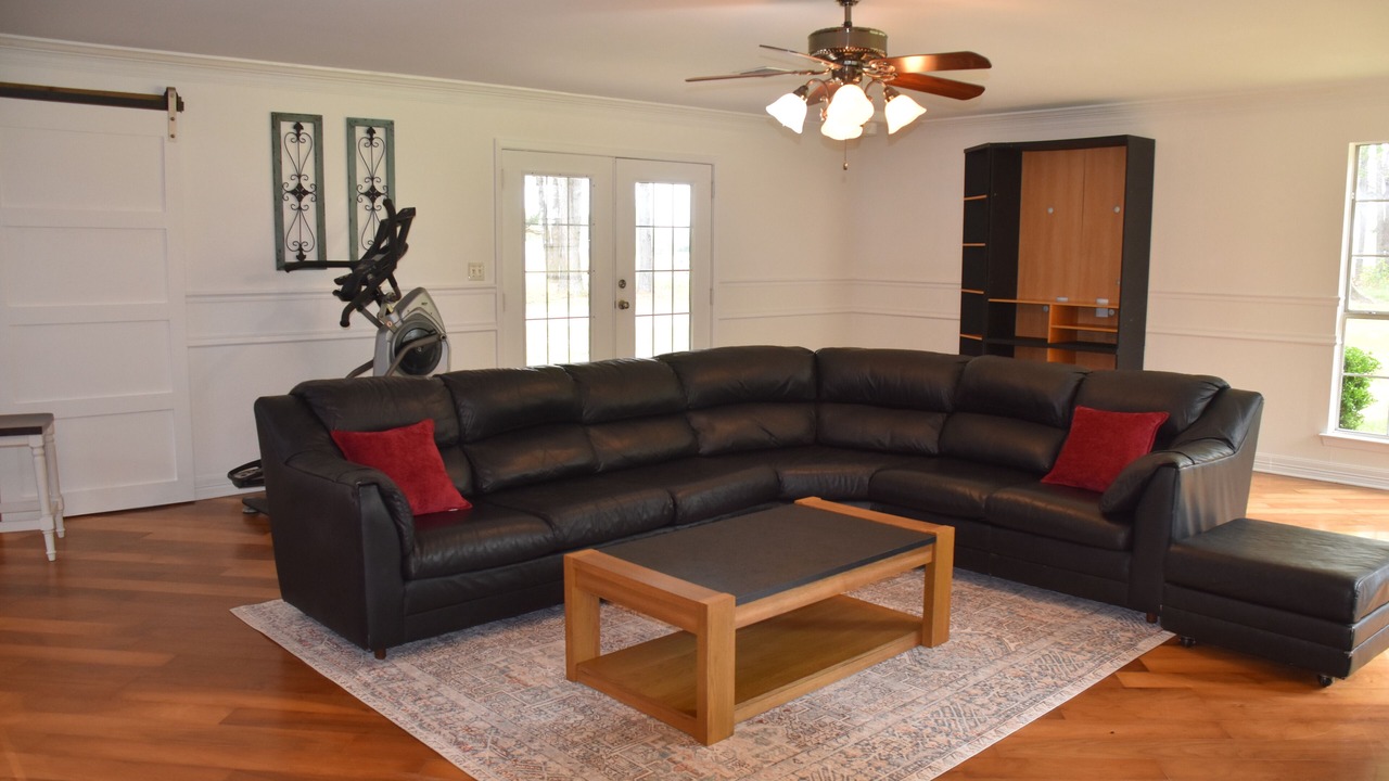 Photo of Livingroom in Canton