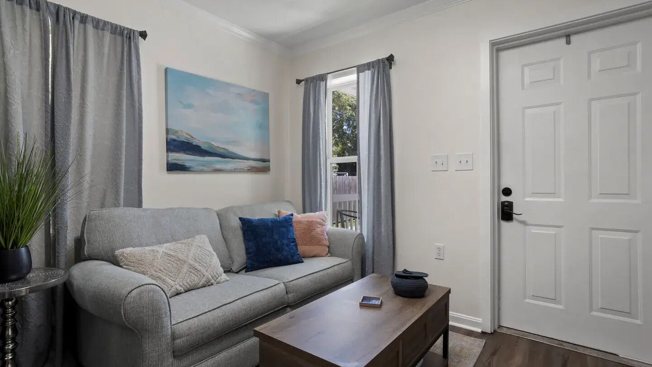 Photo of Livingroom in Ocean Springs