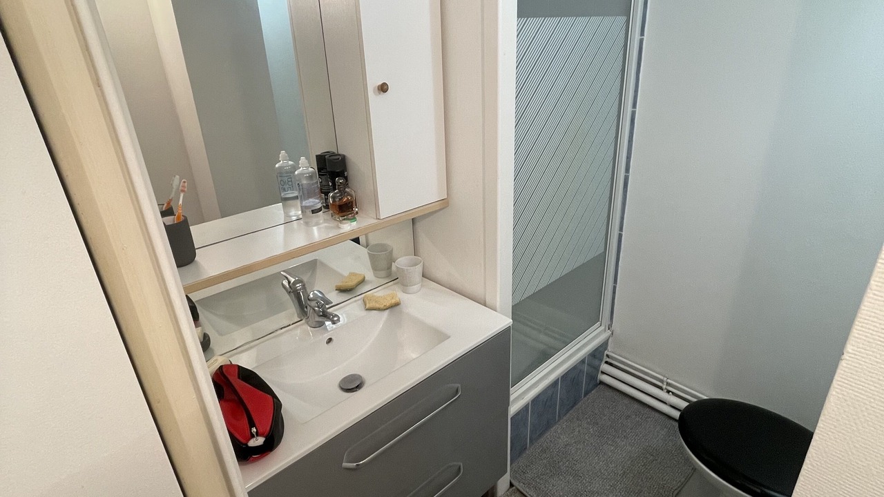 Photo of Bathroom in Universite