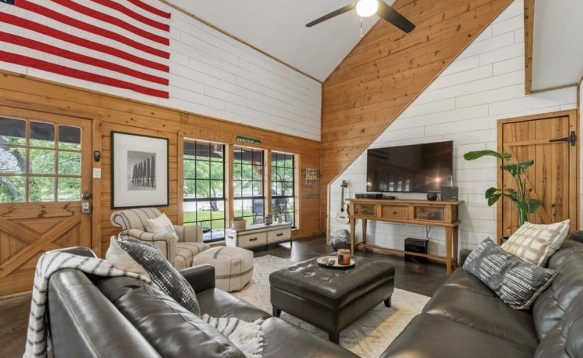 Photo of Livingroom in Dennis